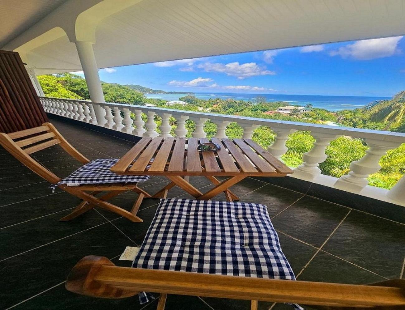 Au Lever Du Soleil Guest House Sea View オー・カップ エクステリア 写真