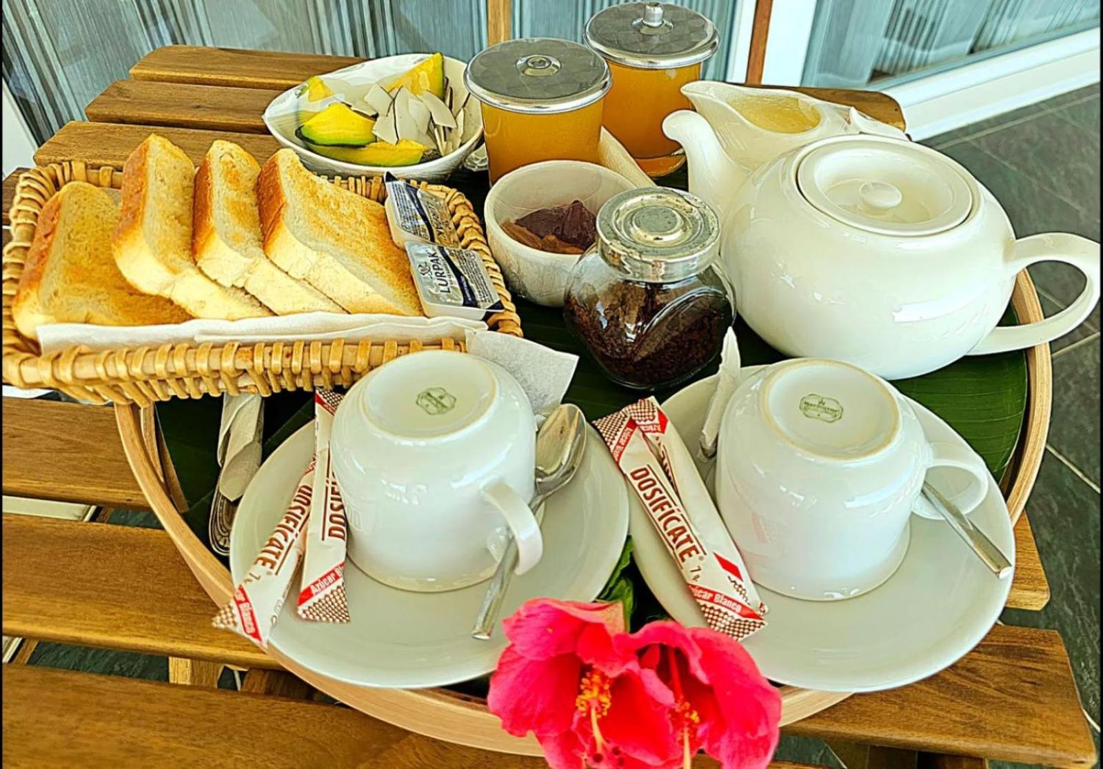 Au Lever Du Soleil Guest House Sea View オー・カップ エクステリア 写真